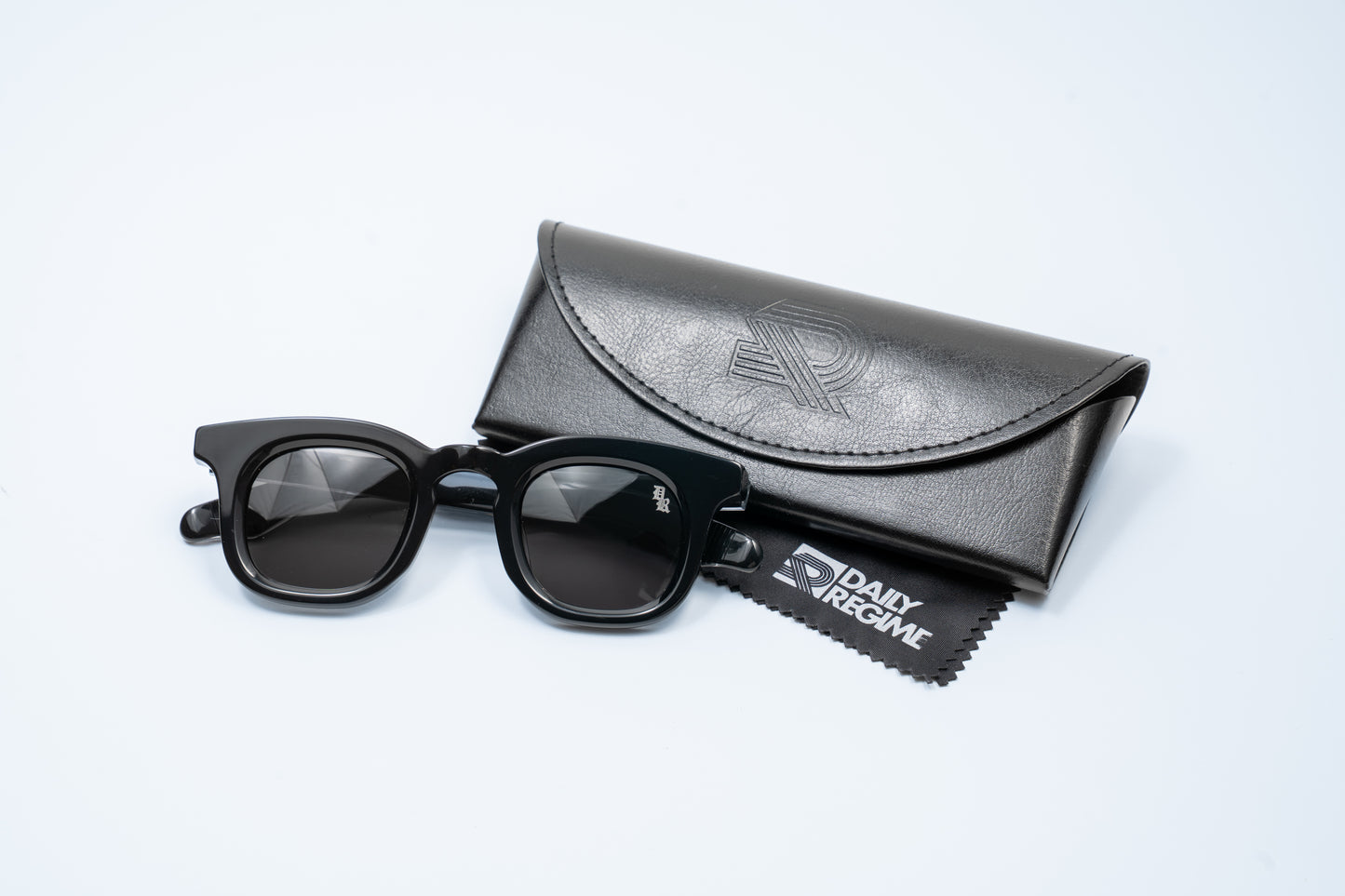 Daily Sunnies No.2 - Gloss Black/Black Lens