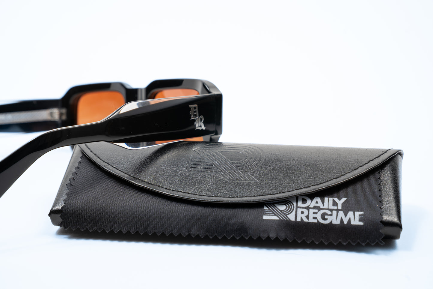 Daily Sunnies No. 3 - Gloss Black/Black Tea Lens